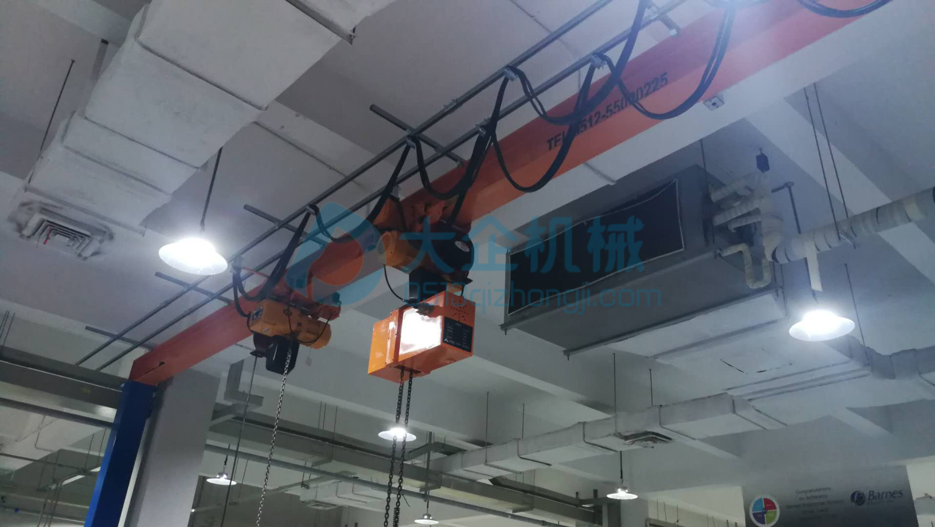 360度翻转吊机，空中悬空翻转机