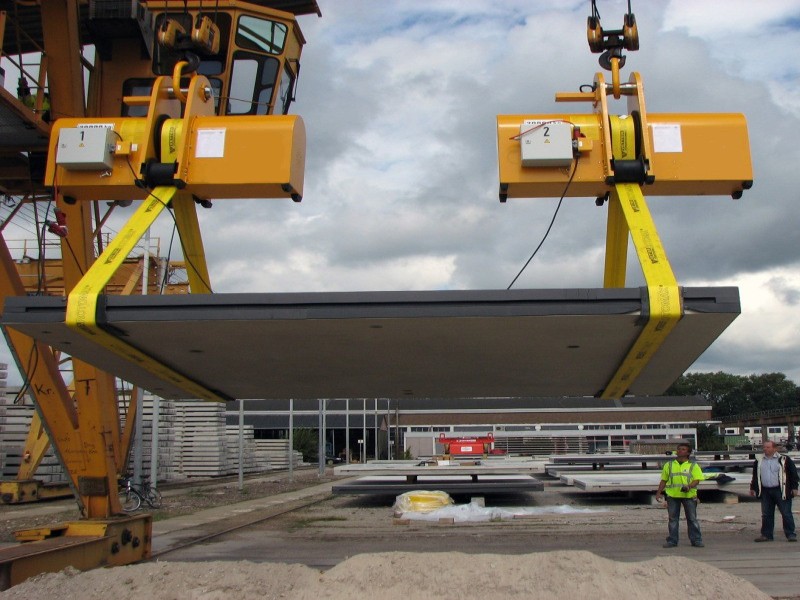 钢结构件电动翻转装置